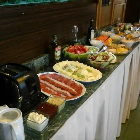 Omnibusz Hotel 3*