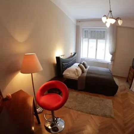 Omnibusz 3* Budapest