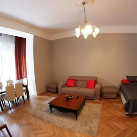 Omnibusz 3* Budapest