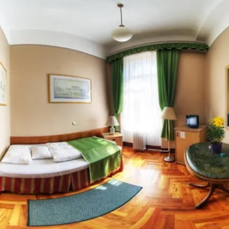 Omnibusz 3* Budapest